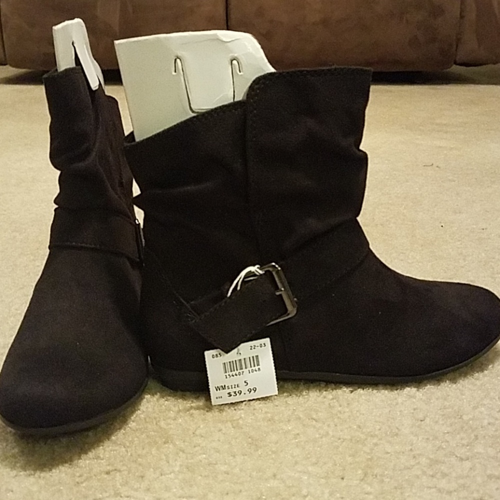 Lower East Side Natalee Black Booties Size 5